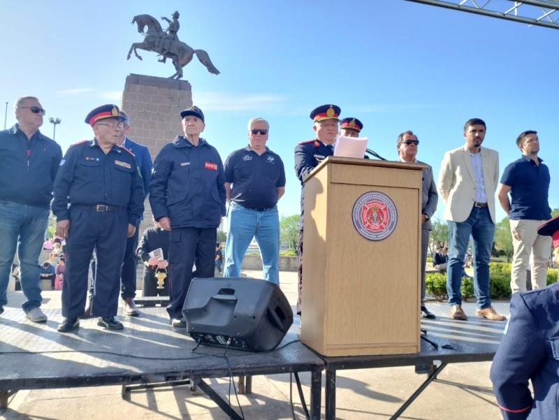 Bomberos celebr sus 74 aos con sus nuevas unidades